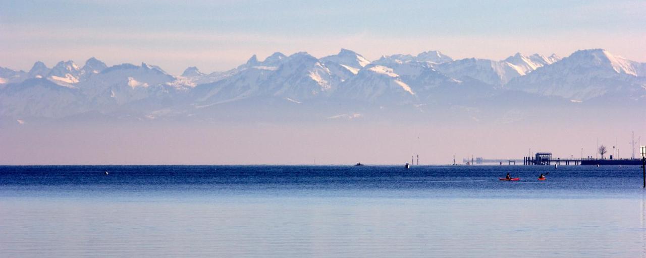 Familienfreundliches Ferienhaus Amara Mit Garten Und Terrasse - Friedrichshafen Am Bodensee Buitenkant foto