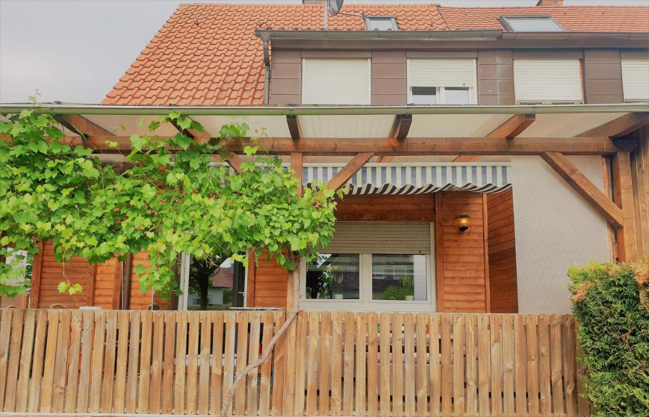 Familienfreundliches Ferienhaus Amara Mit Garten Und Terrasse - Friedrichshafen Am Bodensee Buitenkant foto